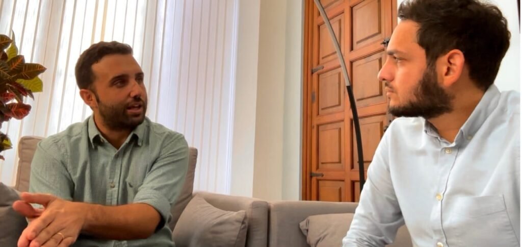Entrevista de Dario Moreno Lerga, Alcalde de Sagunto, Valencia España, junto a VALLTRO representante de Europa Coche