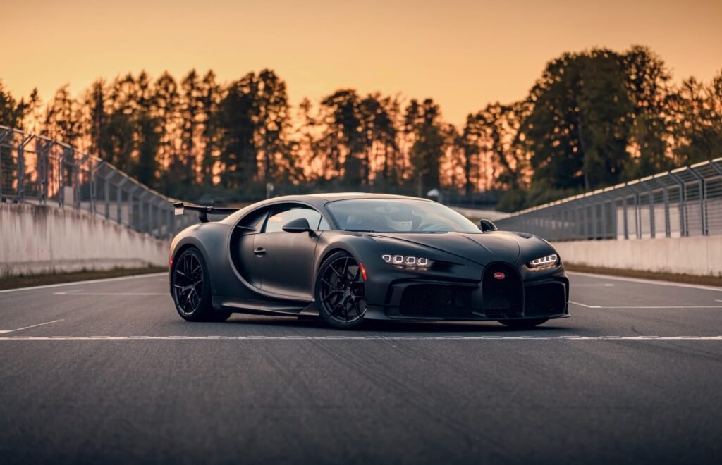 VALLTRO: Un hypercar pensado para el arte sobre ruedas y para coleccionistas así es el Bugatti Chiron Pur Sport | EUROPA COCHE