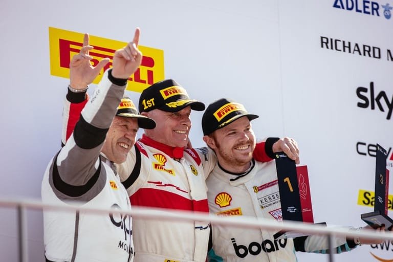 ¿Quién ganó el Ferrari Challenge Valencia 2023?