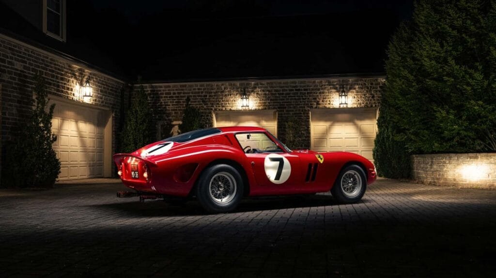 Sports Car International nombró al Ferrari 250 GTO número 8 en la lista de "Mejores Automóviles Deportivos" de los años 1960