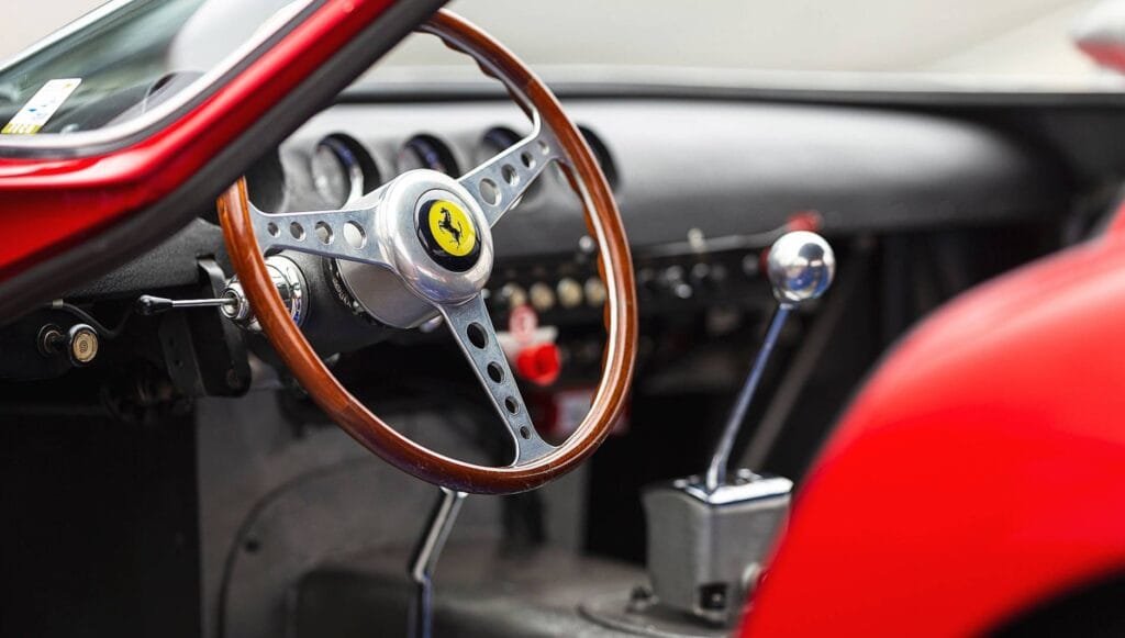 Interior salpicadero Ferrari 250 GTO,