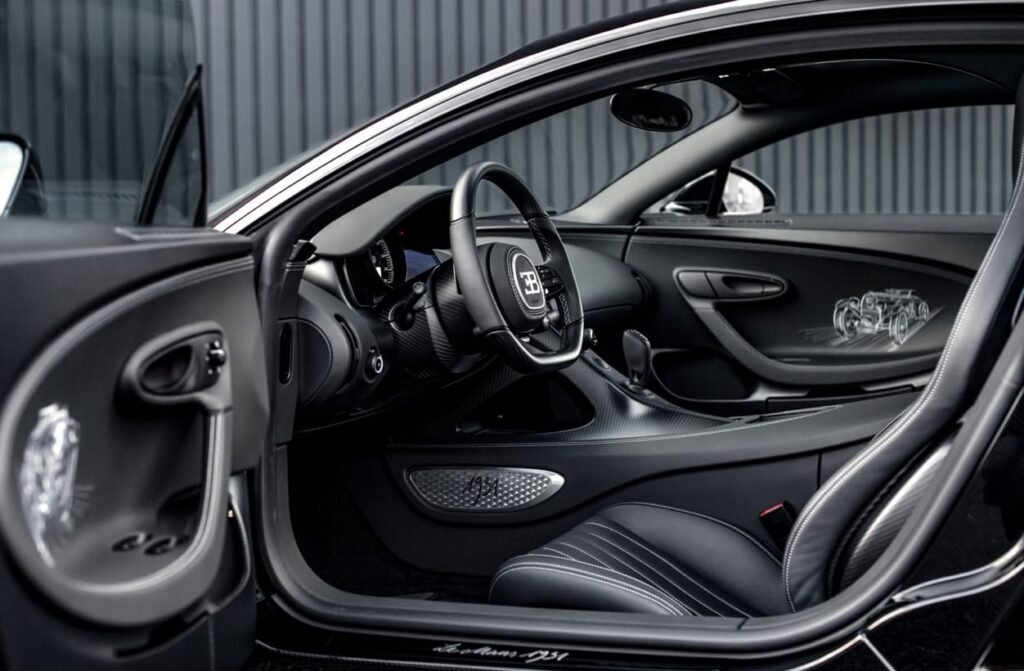 VALLTRO: El interior del Bugatti Chiron Super Sport "Hommage T50S" lleva el arte francés marcado en todo su habitáculo | EUROPA COCHE