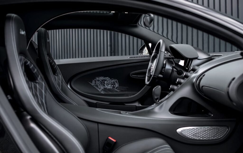 VALLTRO: El interior del Bugatti Chiron Super Sport "Hommage T50S" lleva también el dibujo de un clásico de su antepasado el Bugatti Type 50S | EUROPA COCHE
