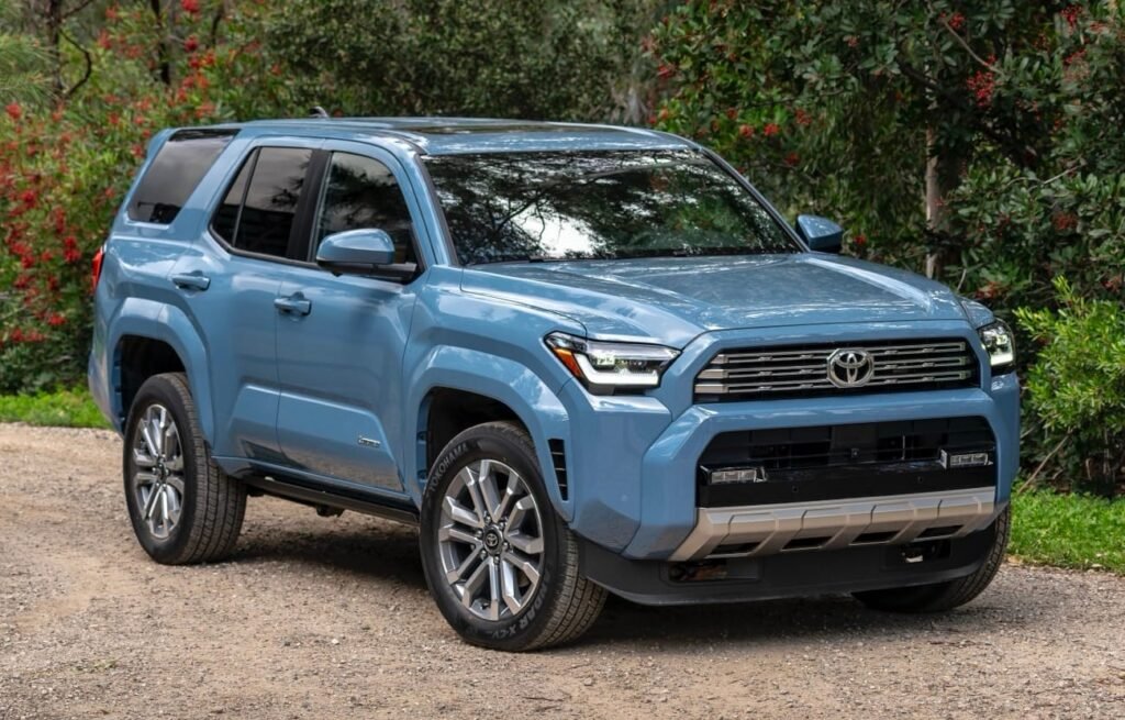 "La versión Limited del Toyota 4Runner 2025 destaca por su interior premium, acabados de lujo y tecnología de última generación, ofreciendo un equilibrio perfecto entre confort y capacidad todoterreno."