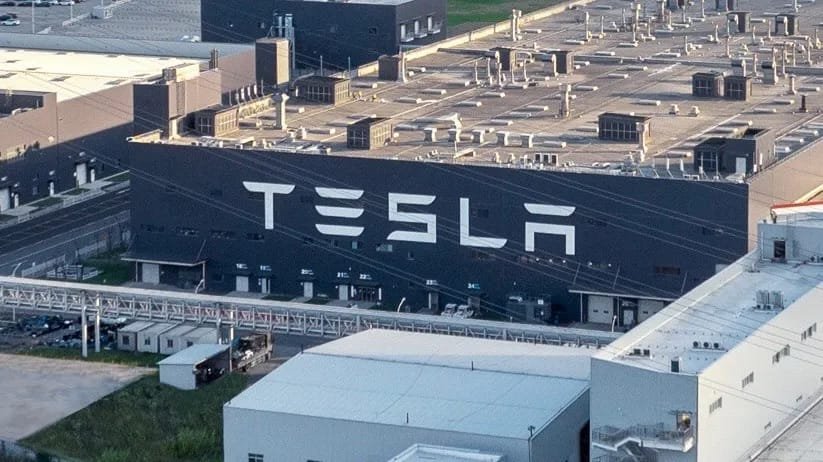 Tesla despide a más de 140.000 empleados el 10% de su plantilla en todo el mundo. ?