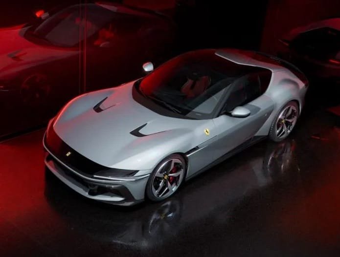 DISEÑO: La Estética Innovadora del Ferrari 12Cilindri