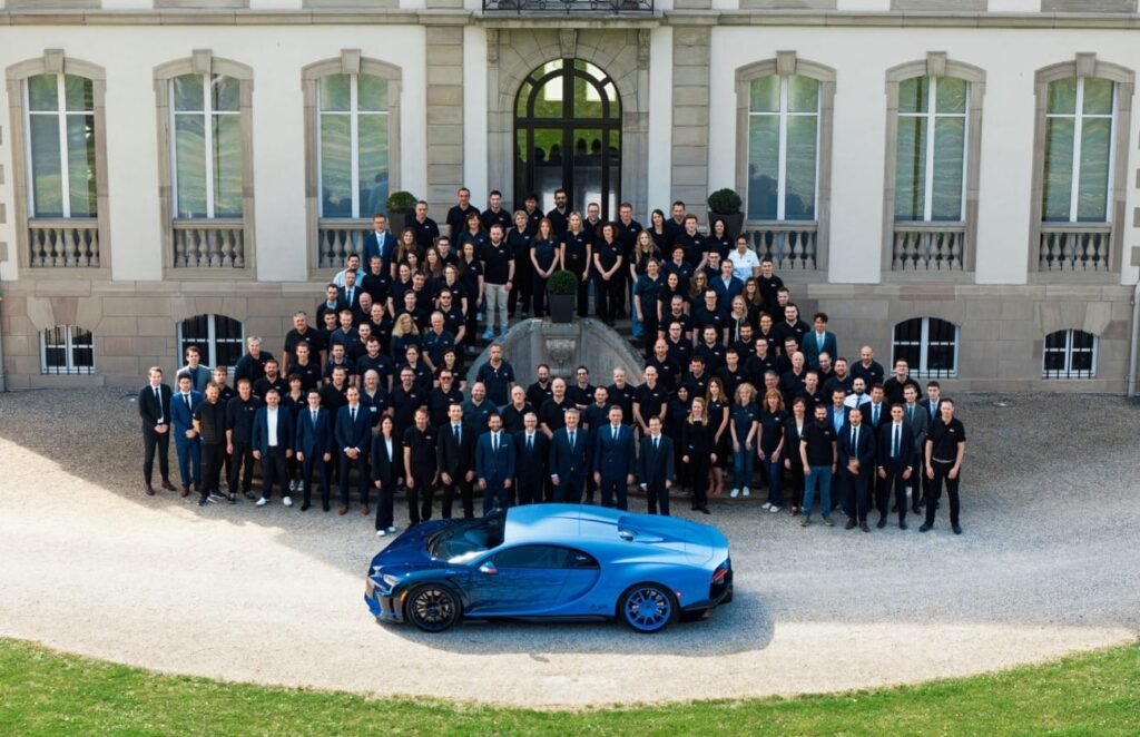 Homenaje del despido del Bugatti Chiron'L'Ultime' | EUROPA COCHE