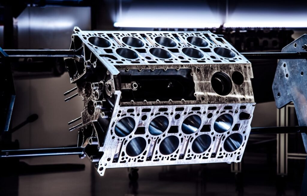 Bloque Motor W16 de 8.0 litros de Bugatti de 1500 CV | EUROPA COCHE