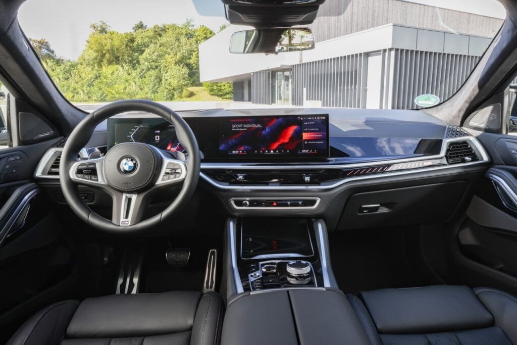 La BMW X6 está equipada con una amplia gama de tecnologías avanzadas: Sistema BMW iDrive y BMW Operating System 8 | EUROPACOCHE