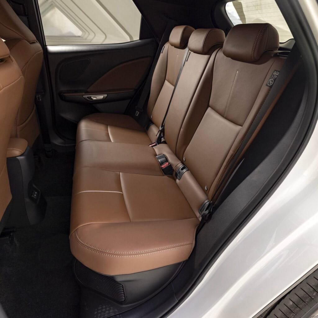 Habitáculo Lexus LBX 2024 | EUROPACOCHE