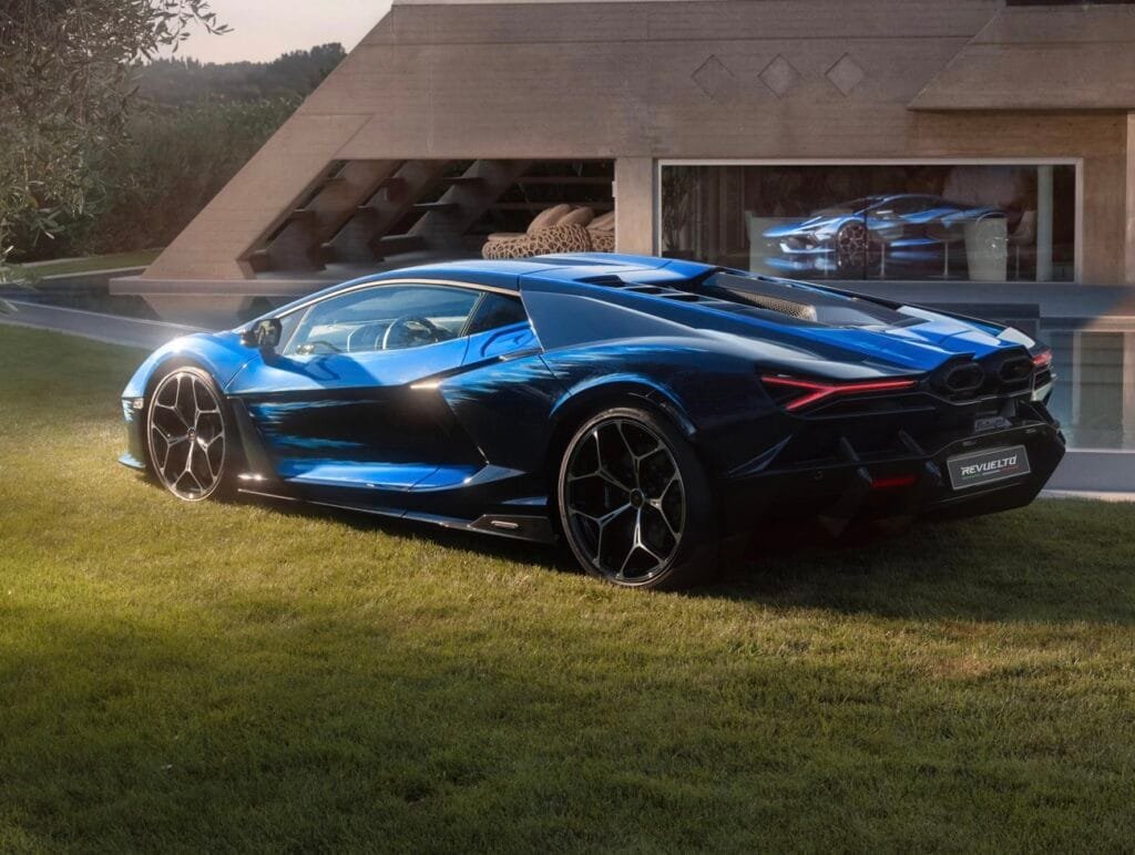Exterior trasero Lamborghini Revuelto Opera Unica | EUROPACOCHE