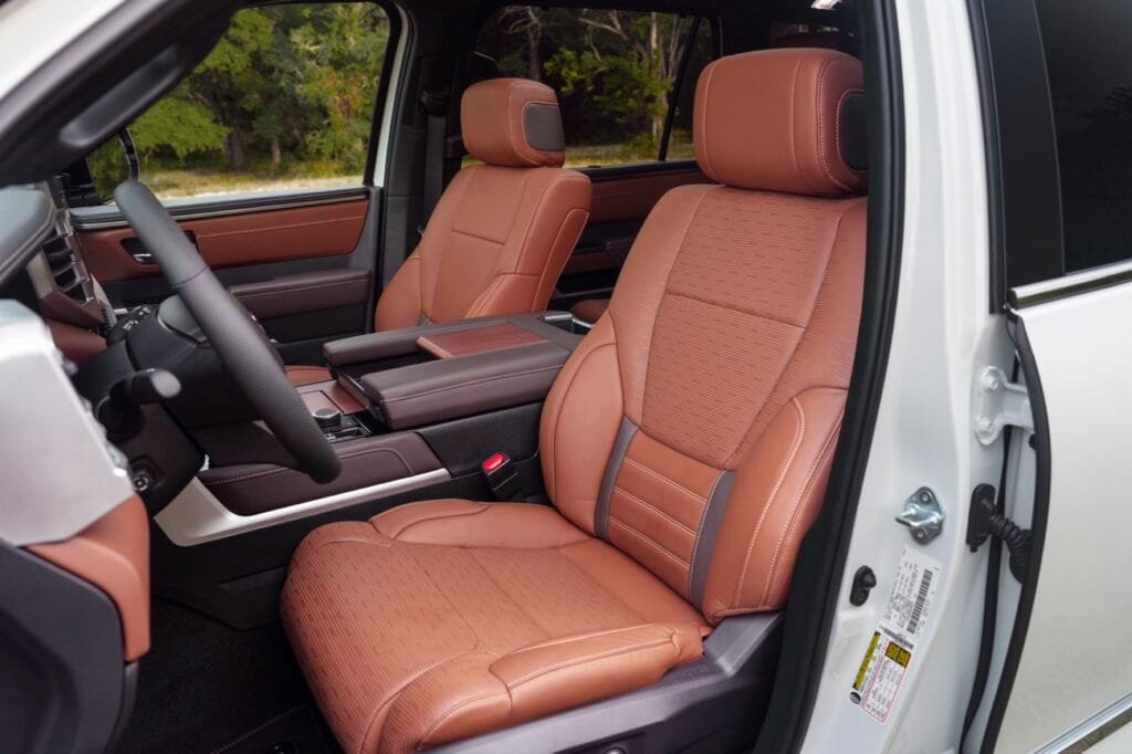 Asientos Toyota Sequoia 2025 | EUROPACOCHE