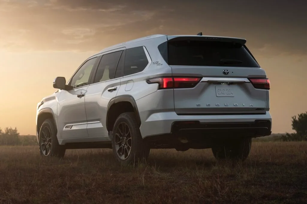 Exterior trasero Toyota Sequoia 2025 | EUROPACOCHE