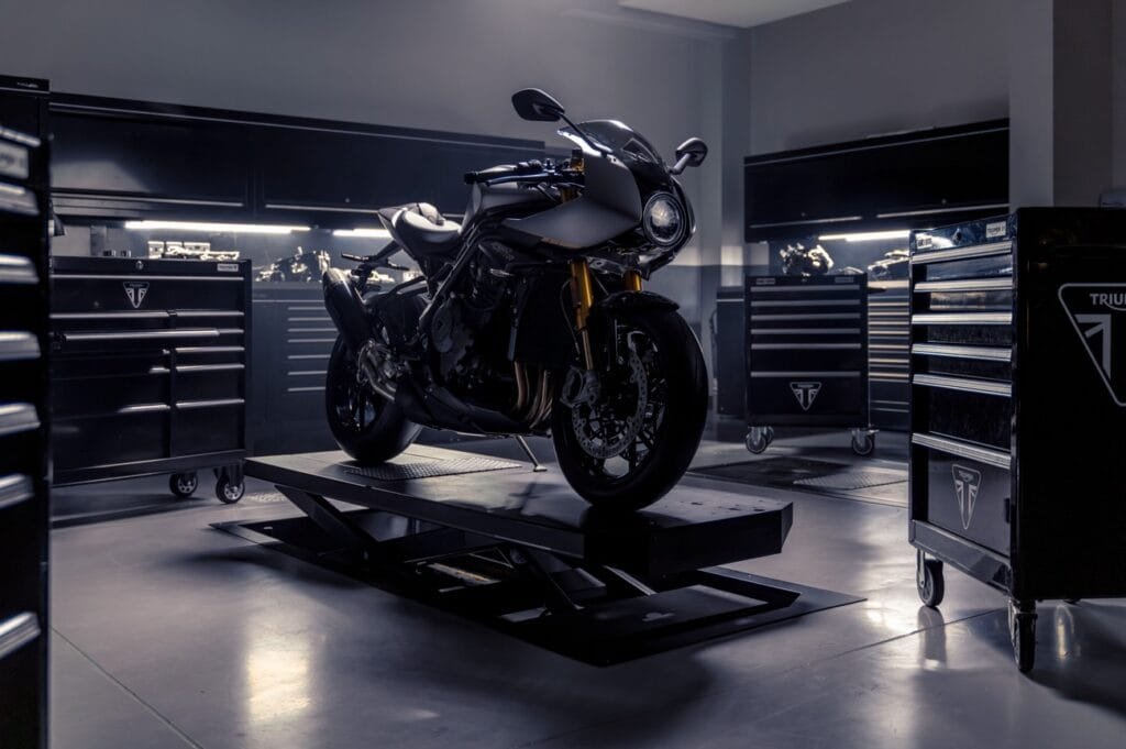 Moto Triumph Speed Triple 1200 RR Breitling Limited Edition