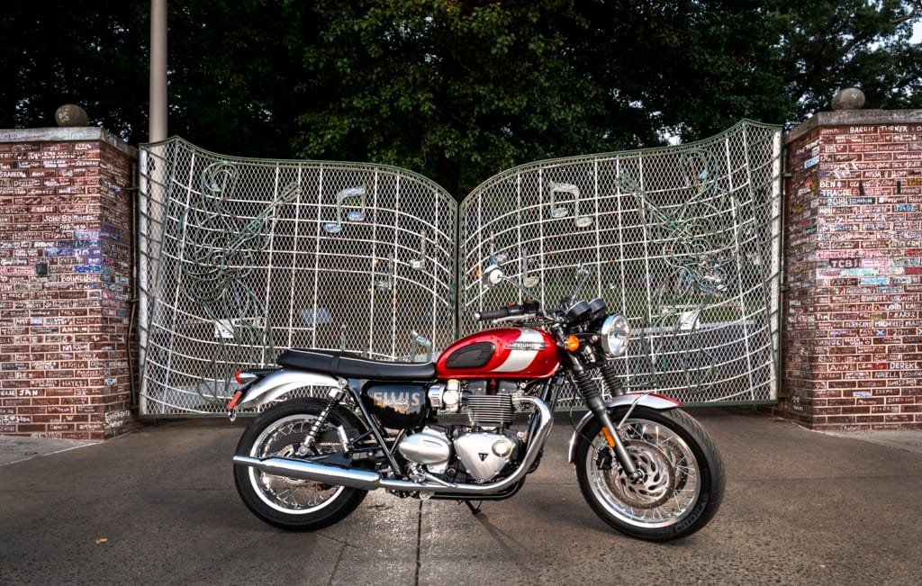 Así es la Triumph Bonneville T120 Elvis Presley Edición Limitada | EUROPACOCHE