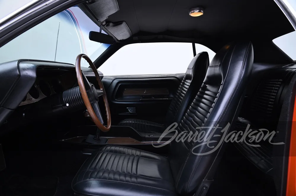 Interior asientos Dodge Challenger R/T de 1970 | EUROPACOCHE 