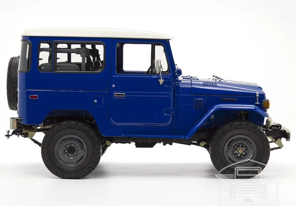 Exterior azul Toyota FJ40 de FJ Company | EUROPACOCHE