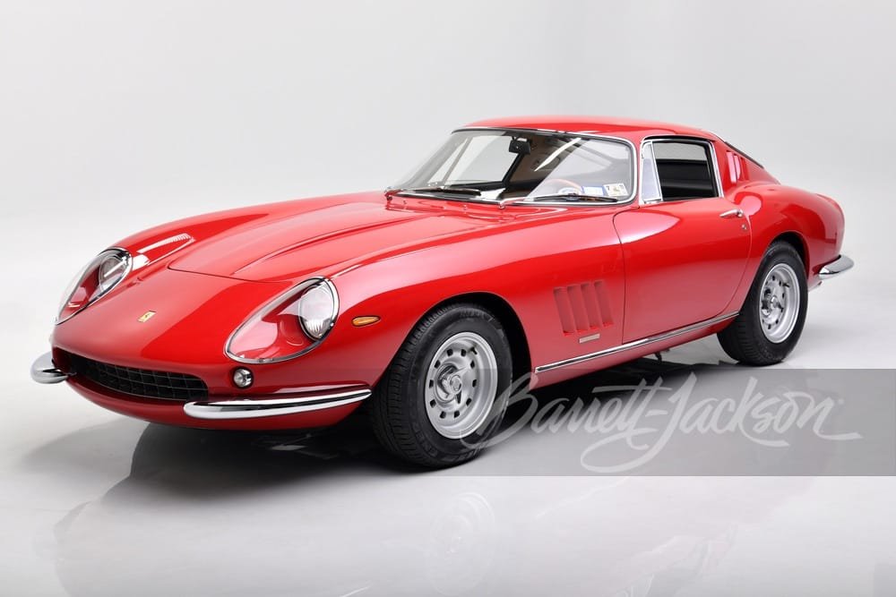 El icónico Ferrari 275 GTS/4 en la casa de subastas Barrett Jackson: un tesoro para coleccionistas