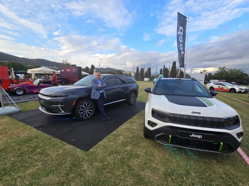 Presentación del Jeep Wagoneer S y el Avenger 4xe en AutoBello Barcelona 2024.