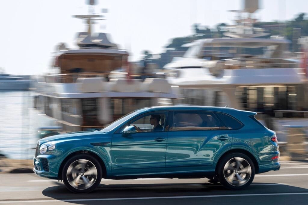 Náutica Bentayga EWB Azure Riviera Collection | EUROPACOCHE