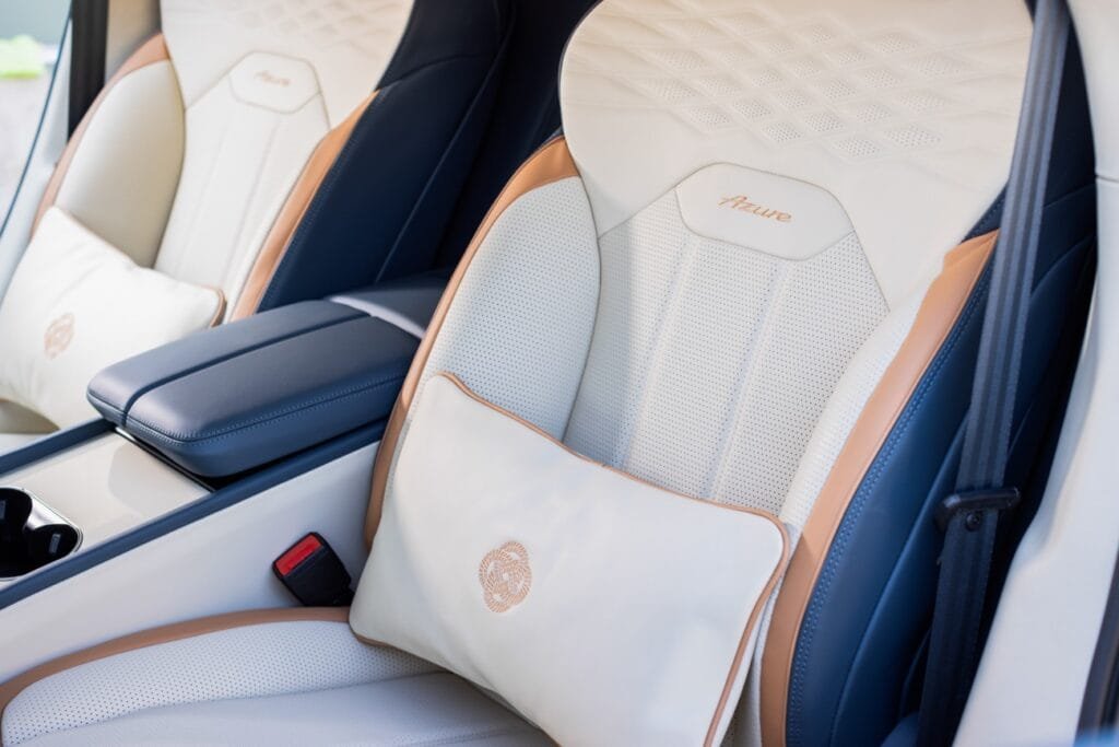 Asientos de lujo del Bentayga EWB Azure Riviera Collection | EUROPACOCHE