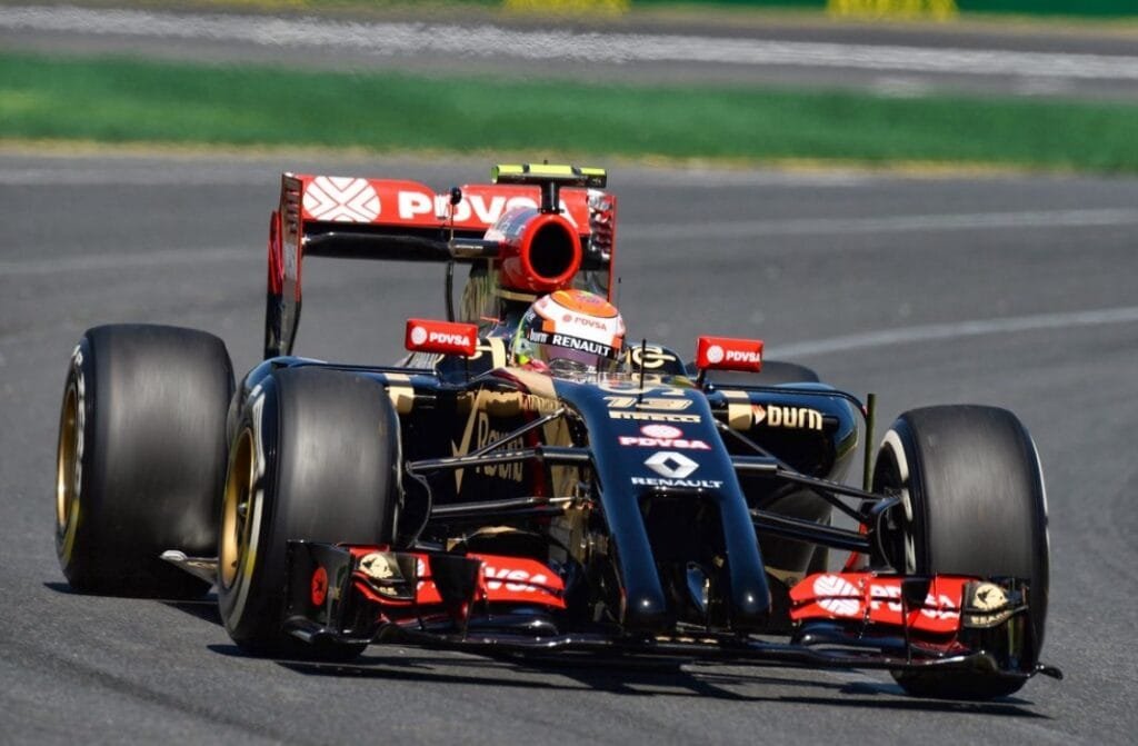 Pastor Maldonado con el equipo Lotus patrocinado por PDVSA de Venezuela | EUROPACOCHE