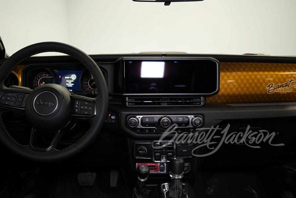 Interior Jeep Gladiator Bandit Outlaw Edition L 2024 | EUROPACOCHE