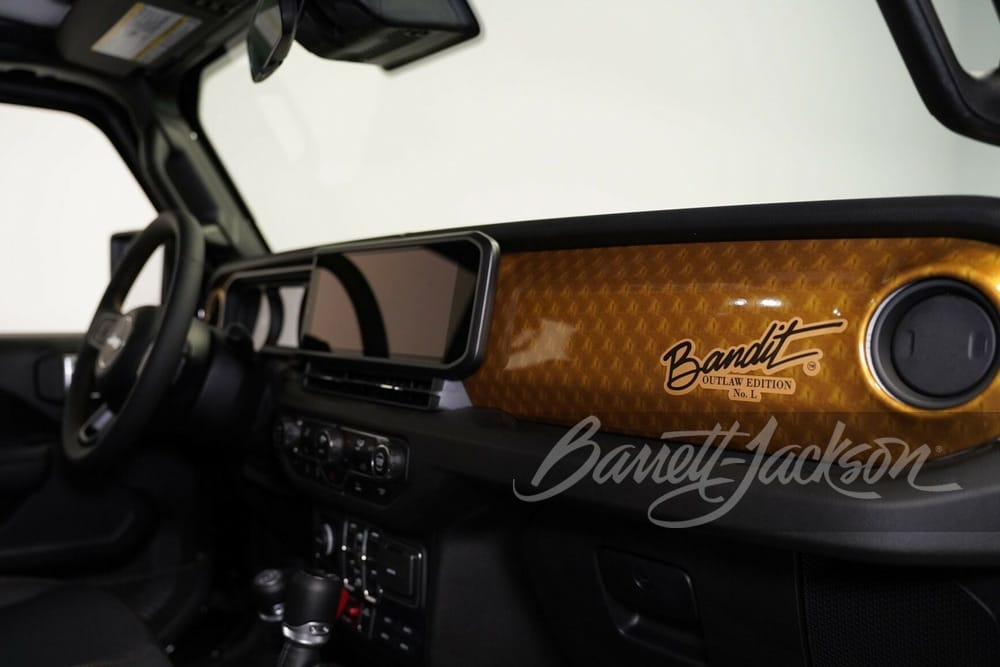 Habitáculo Jeep Gladiator Bandit Outlaw Edition L 2024 | EUROPACOCHE