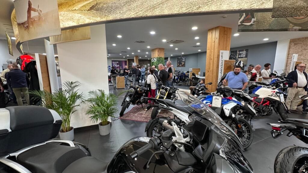 resentación de la nueva BMW R 1300 GS Adventure en Dos Rodes Valencia 2024 | EUROPACOCHE
