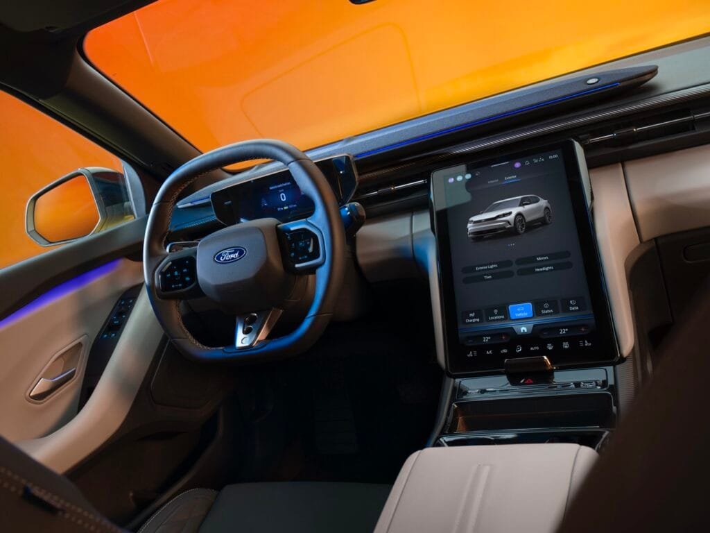 Interior y tecnología del nuevo Ford Capri 2024 | EUROPACOCHE