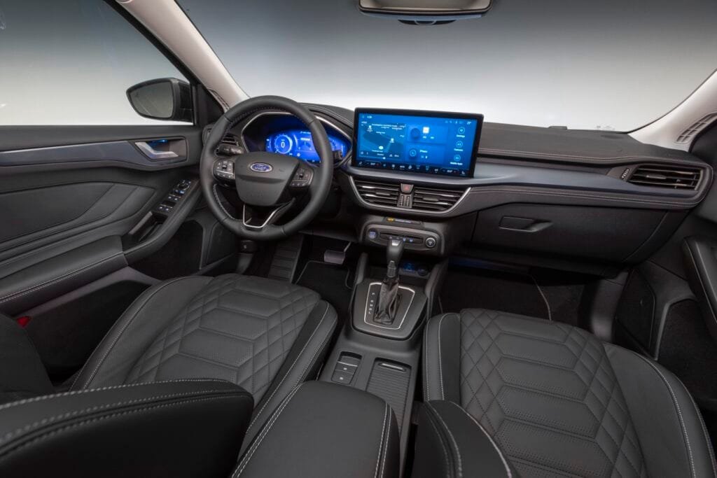 Habitáculo y confort Ford Focus ST Edition 2024 | EUROPACOCHE
