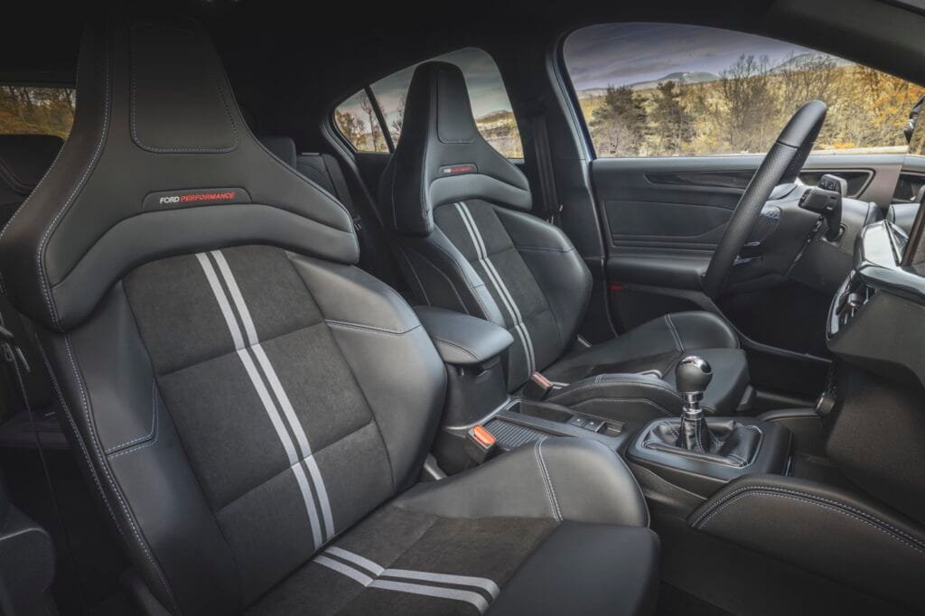 Asientos deportivos del nuevo Ford Focus ST Edition 2024 | EUROPACOCHE