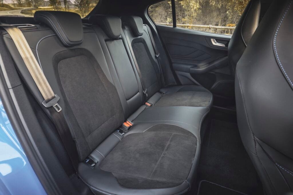Acabados e interior Ford Focus ST Edition 2024 | EUROPACOCHE