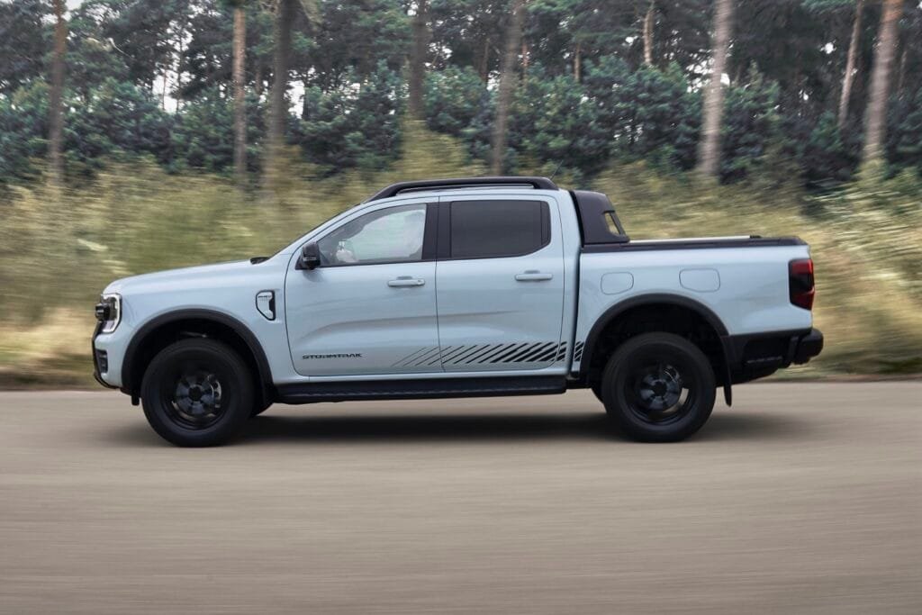 Suspensión y llantas del Ford Ranger Híbrido Enchufable | EUROPACOCHE