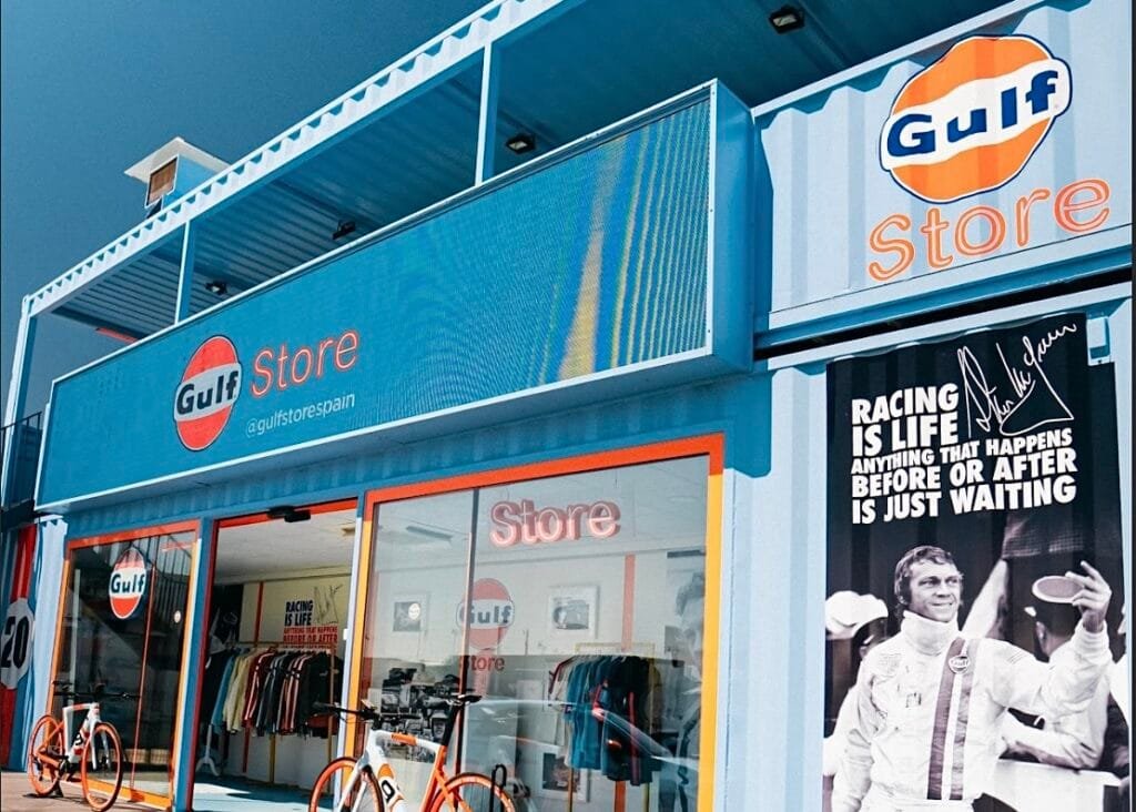 Gulf Store Madrid: Un Icono del Automovilismo y el Estilo de Vida