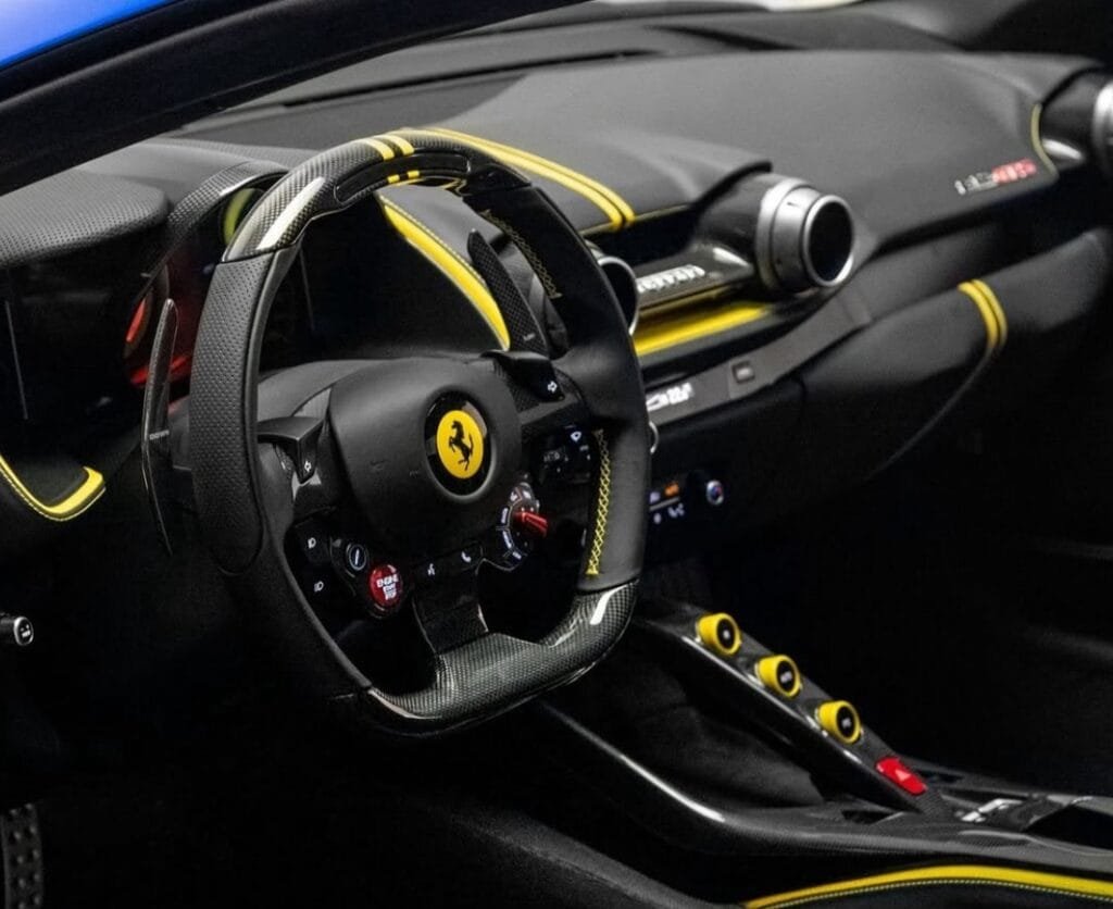 Interior Ferrari 812 GTS | EUROPA COCHE