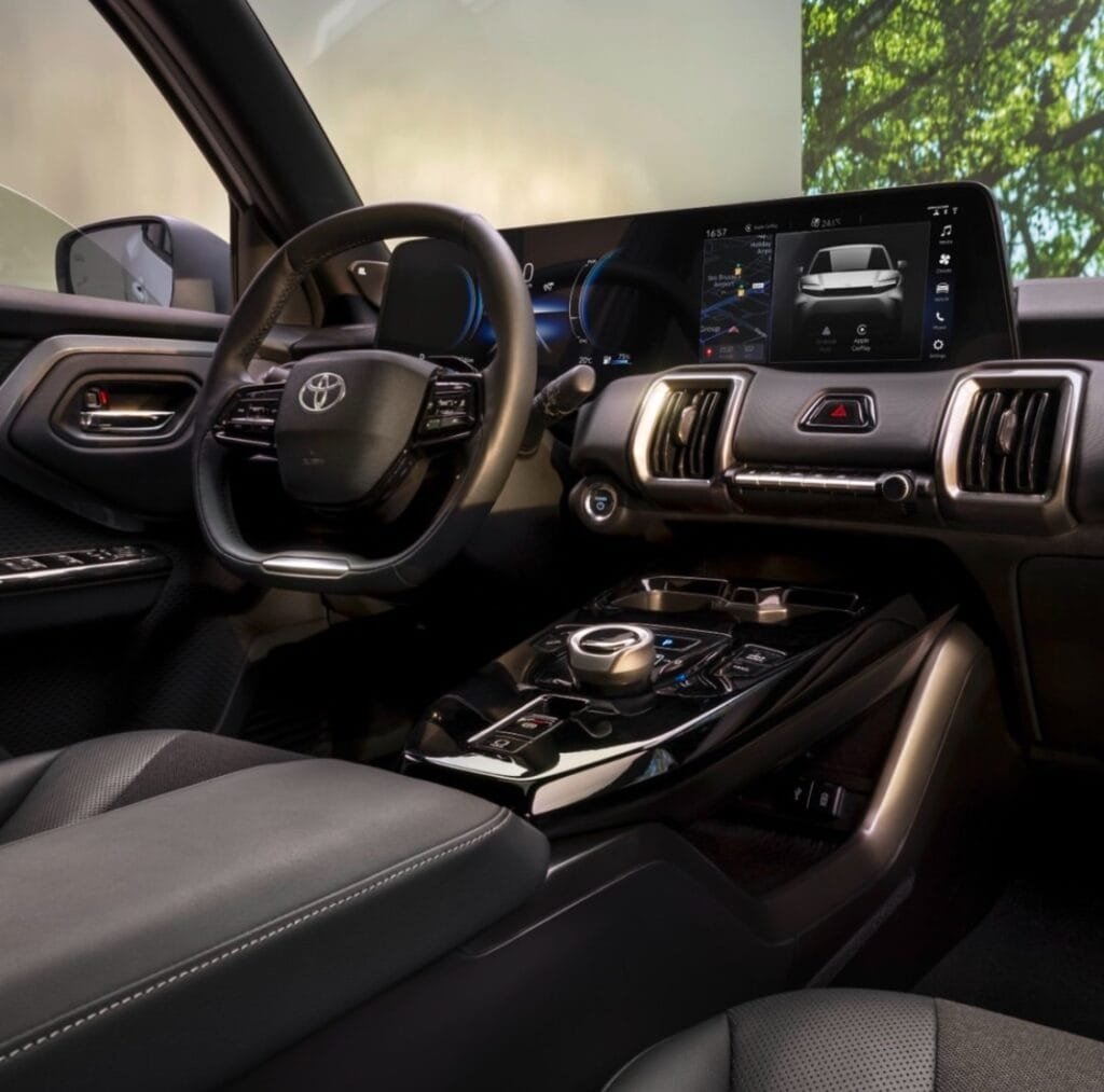 Interior habitáculo Toyota Urban Cruiser | EUROPA COCHE