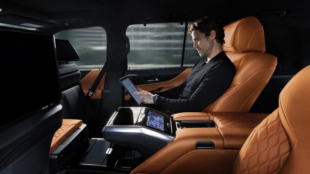Interior y confort Lexus LX 700h 2025 | EUROPACOCHE.COM