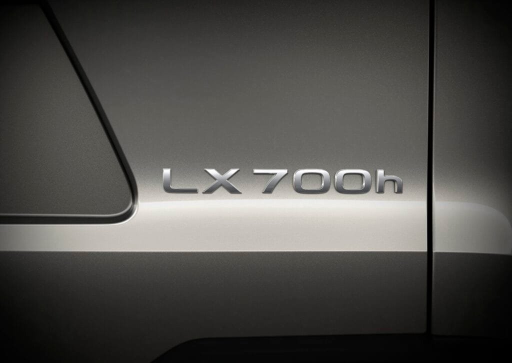 No disponible en España y Europa él Lexus LX 700h 2025 | EUROPACOCHE.COM