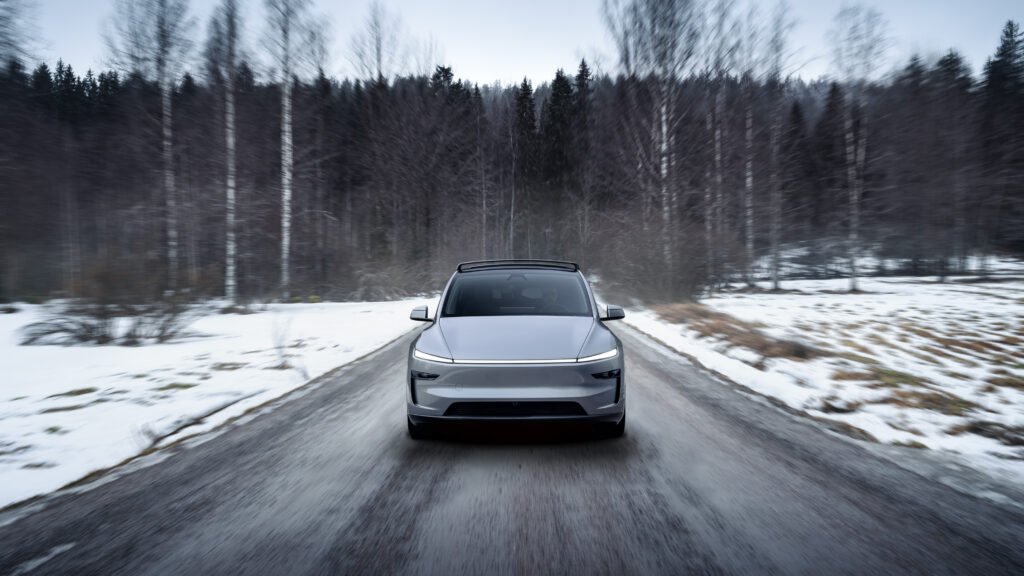Exterior delantero Tesla Model Y 2025 | EUROPA COCHE