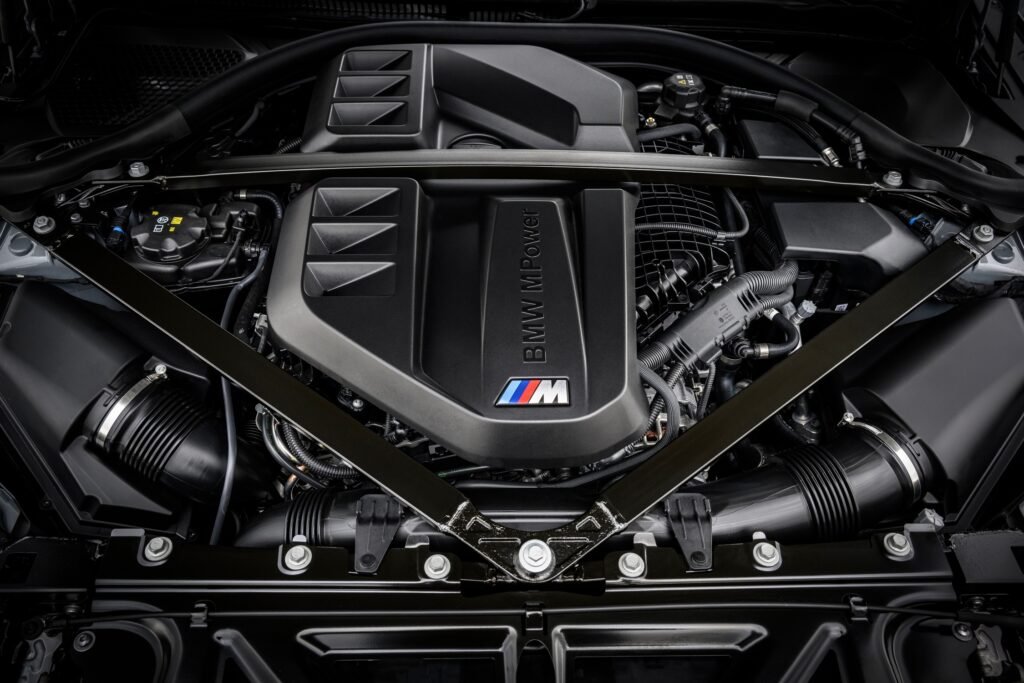 Motor seis cilindros en línea del BMW M2 CS 2025 de 530 CV | EUROPA COCHE