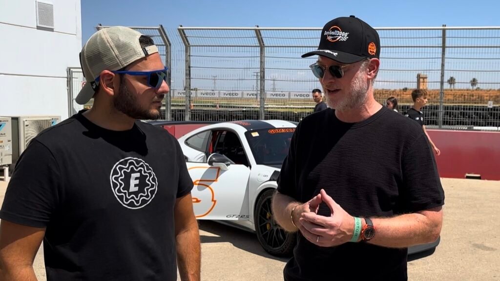 VALLTRO se reúne con Maximillion Cooper para una entrevista única donde se presentó la parada de Valencia del rally Estambul-Ibiza. Una charla cargada de motor y visión.