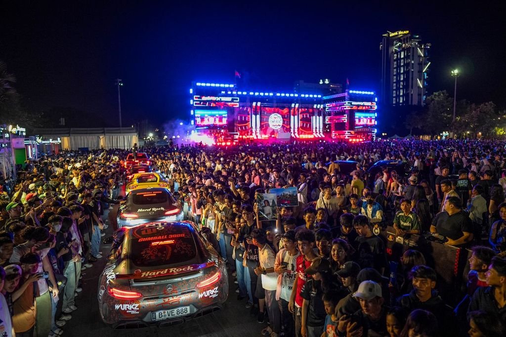 El mundo del motor se reúne en Valencia: Gumball 3000 y Six2Six Motor protagonizan un track day inolvidable con coches de ensueño. | EUROPA COCHE