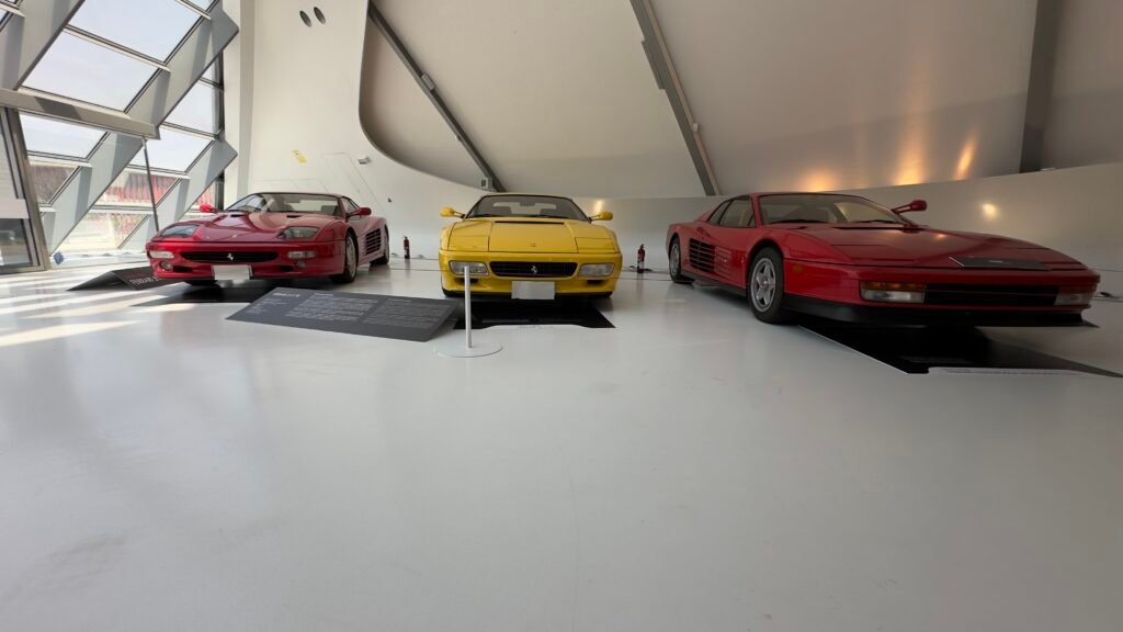 Testarossa Monospecchio y Ferrari 512 TR
Explora la leyenda del Testarossa Monospecchio y Ferrari 512 TR en Mobility City Zaragoza. Dos modelos icónicos que reflejan la pasión y la excelencia técnica de Ferrari.