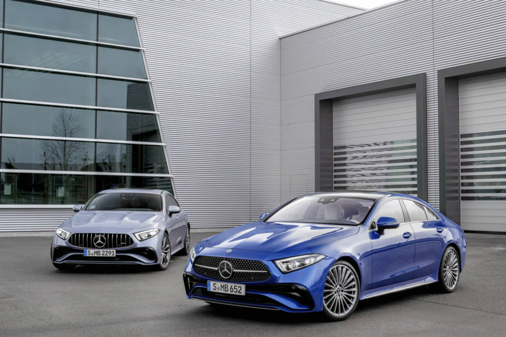 El Mercedes-Benz CLS 2025 AMG Limited Edition combina la sofisticación del diseño alemán con un motor híbrido de alto rendimiento, un interior artesanal y tecnología de conducción inteligente, reafirmando su estatus como uno de los coupés más exclusivos de Mercedes-Benz.