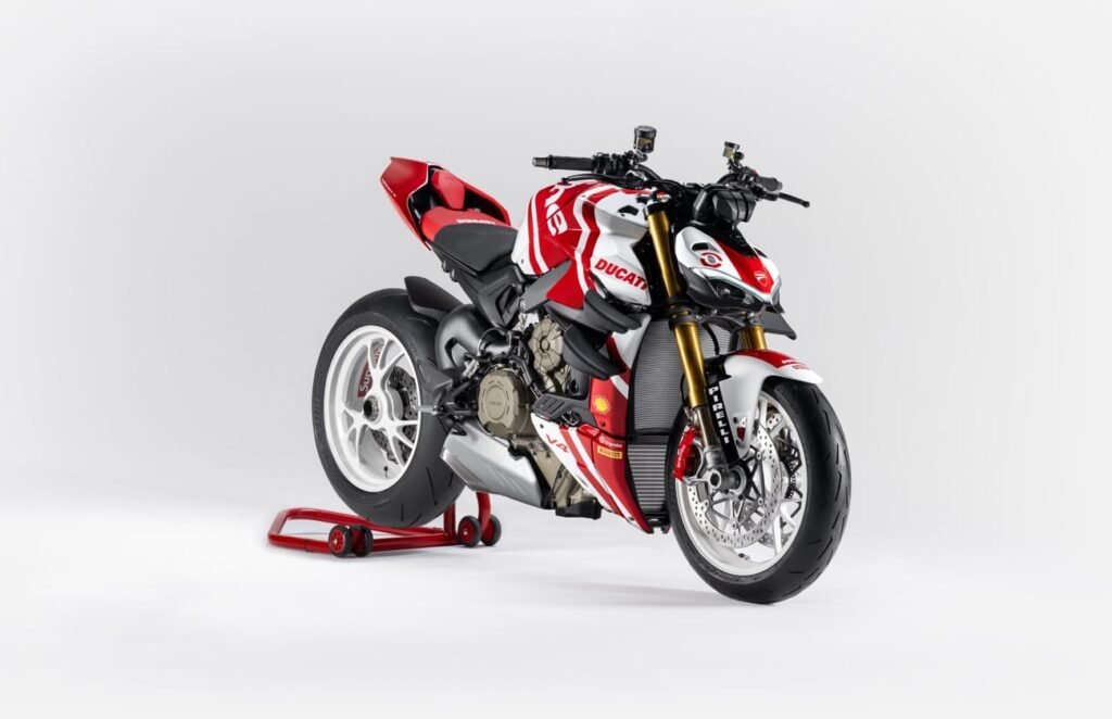 Ducati y Supreme® Crean la Streetfighter V4