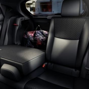 TOYOTA Yaris Style 5p.