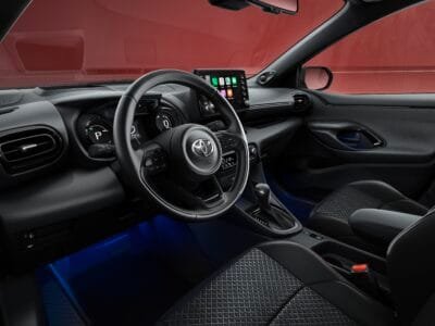 TOYOTA Yaris Style P. Premier Edition