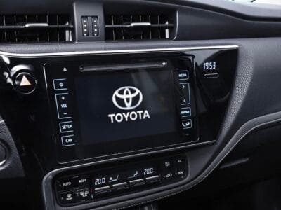 TOYOTA Auris 2017