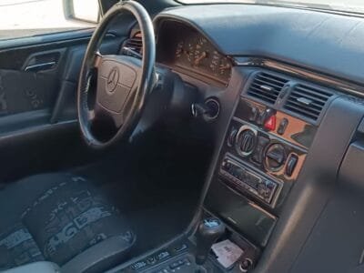 Mercedes E300
